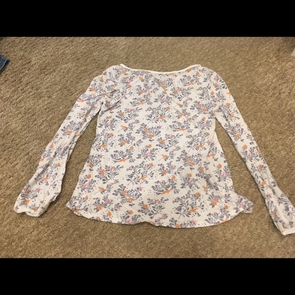 White with cream colored animals. - Picture 2 of 2